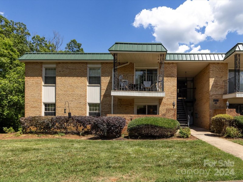 Property image 2 at 4735 Hedgemore Drive, Charlotte, NC 28209