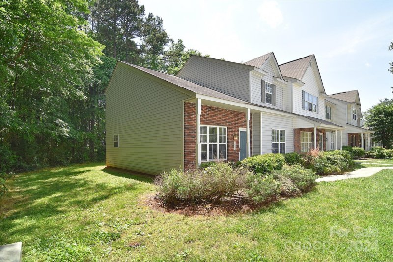 Property image 2 at 7855 Petrea Lane, Charlotte, NC 28227