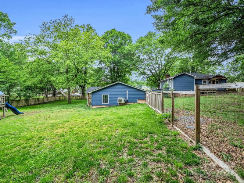 Property image 3 at 1118 White Lane, Gastonia, NC 28052
