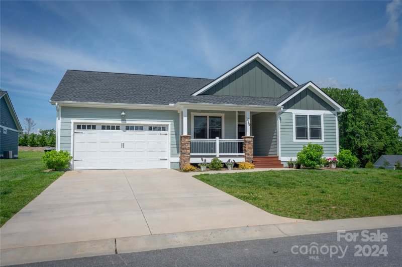 Property image 3 at 419 Windy Acres Knoll Drive, Hendersonville, NC 28792