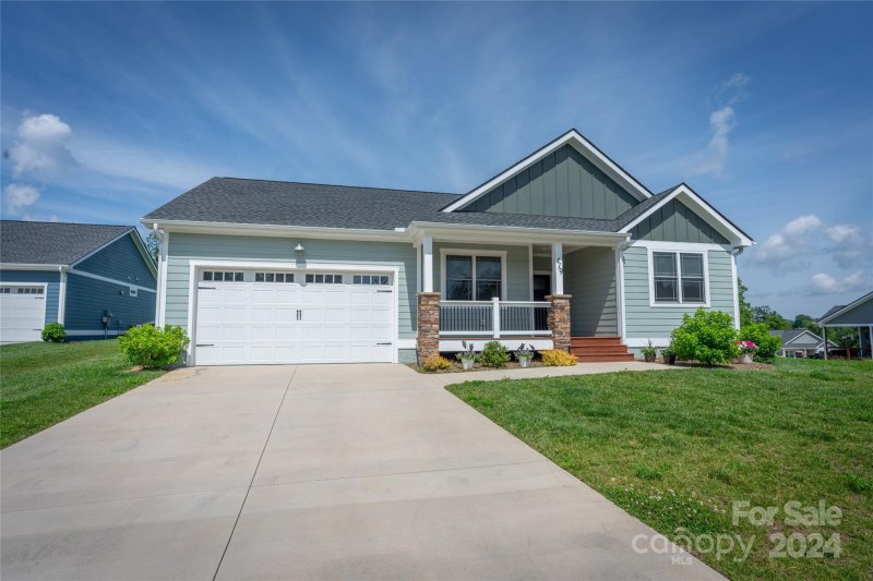 Property image 4 at 419 Windy Acres Knoll Drive, Hendersonville, NC 28792