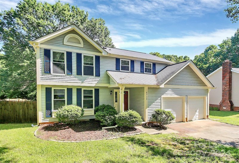 Property image 2 at 6715 Morganford Road, Charlotte, NC 28211