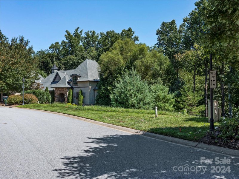 Property image 5 of 19 Mountain Orchid Way in The Cliffs at Walnut Cove, Arden, NC 28704