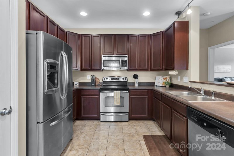 Property image 3 at 1000 Woodlawn Road, Charlotte, NC 28209