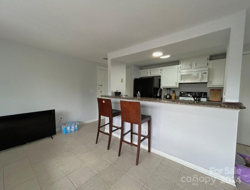 Property image 4 at 1624 Arlyn Circle, Charlotte, NC 28213