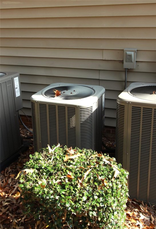 Property image 5 at 1645 Arlyn Circle, Charlotte, NC 28213