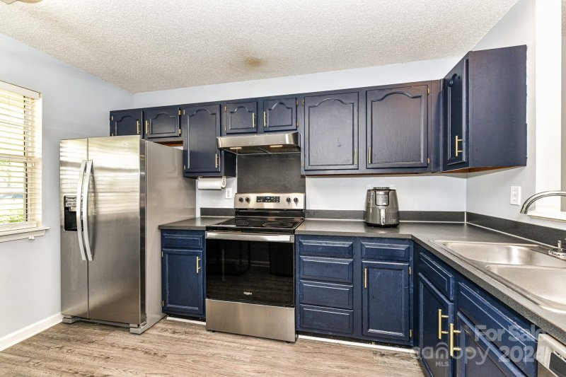 Property image 4 at 3252 Summercroft Lane, Charlotte, NC 28269