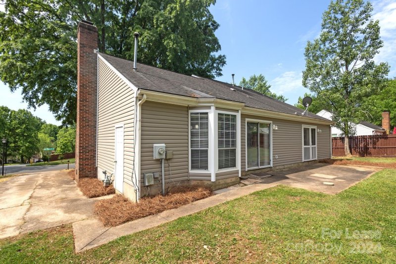 Property image 5 at 2600 Olde Whitehall Road, Charlotte, NC 28273