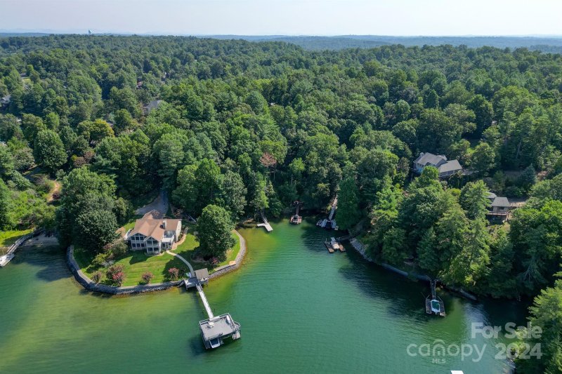 Property image 3 at 1610 Lillians Point Court, Morganton, NC 28655