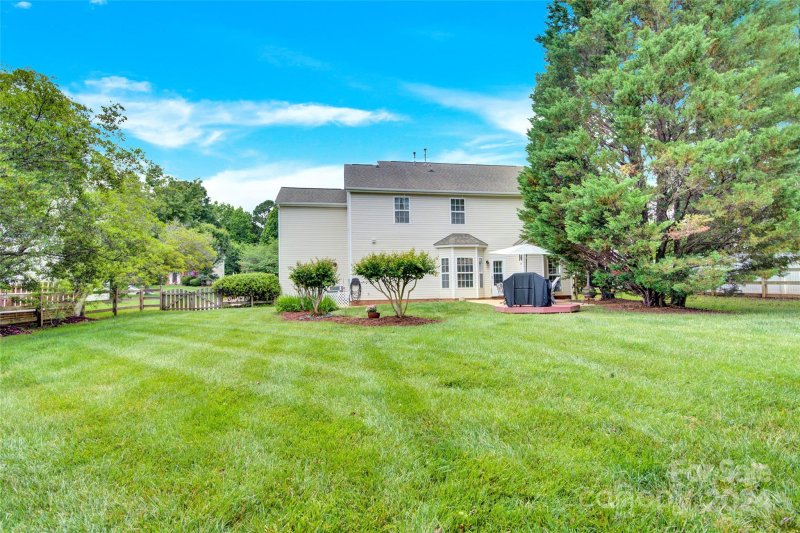 Property image 4 at 6107 Lowergate Drive, Waxhaw, NC 28173