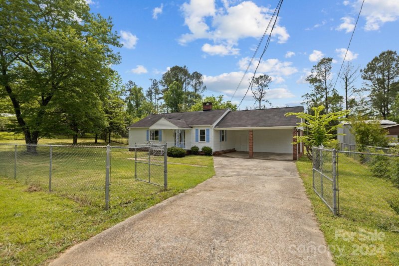 Property image 2 at 1200 Laurel Avenue, Lancaster, SC 29720