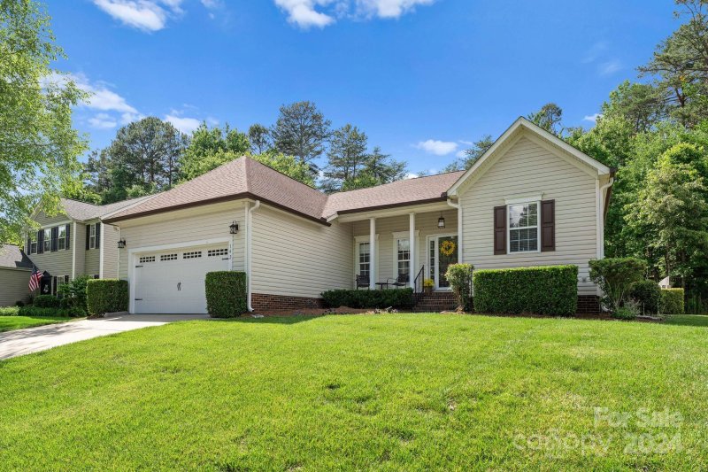 Property image 2 at 142 Broken Pine Lane, Mooresville, NC 28117