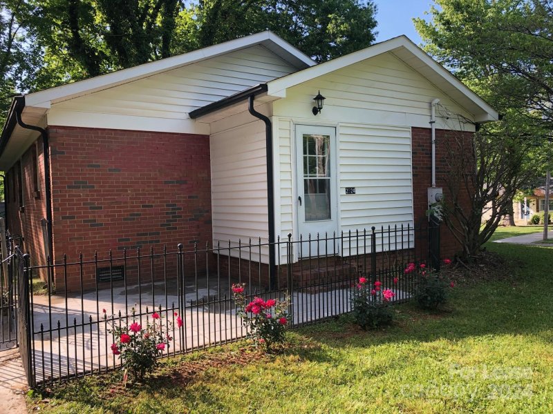 Property image 2 at 2524 Dora Drive, Charlotte, NC 28215