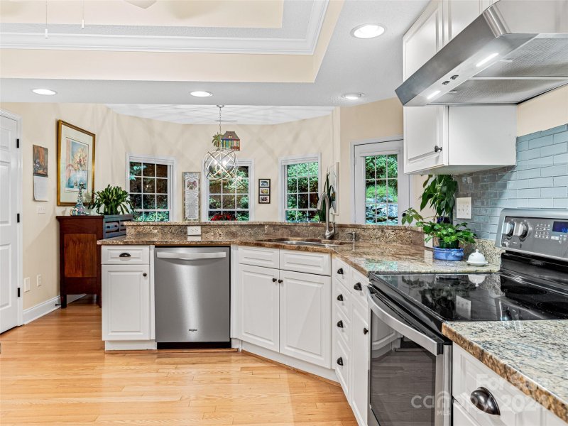 Property image 3 at 741 N Sunlight Ridge Court, Hendersonville, NC 28792