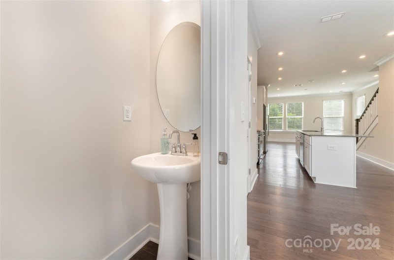 Property image 5 at 1455 Briar Creek Road, Charlotte, NC 28205