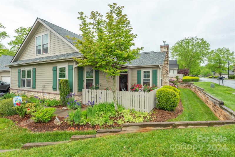 Property image 2 at 55 Outlook Circle, Swannanoa, NC 28778