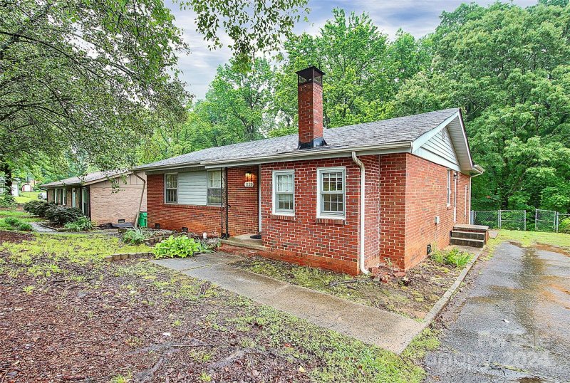 Property image 2 at 1120 Claremont Road, Charlotte, NC 28214