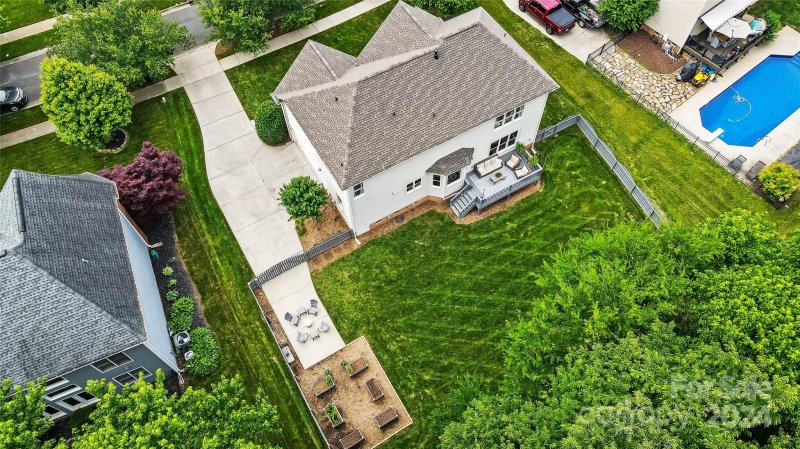 Property image 4 at 6614 Latta Springs Circle, Huntersville, NC 28078