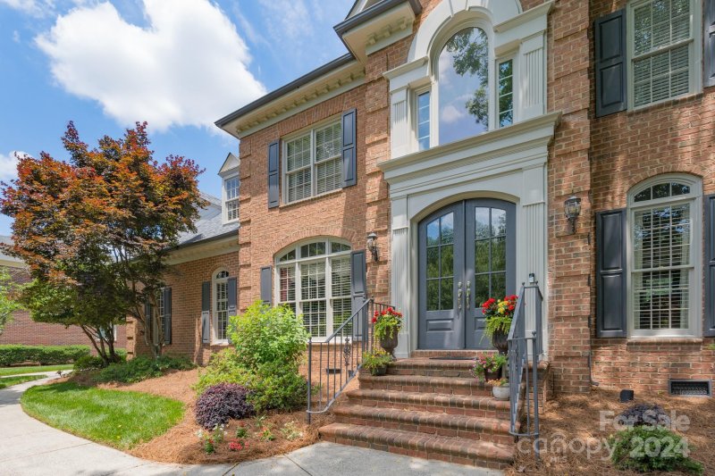 Property image 3 at 11124 Megwood Drive, Charlotte, NC 28277