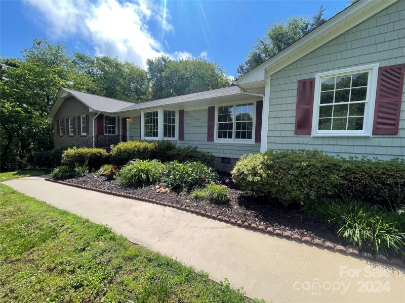 Property image 3 at 889 Burrage Road, Concord, NC 28025