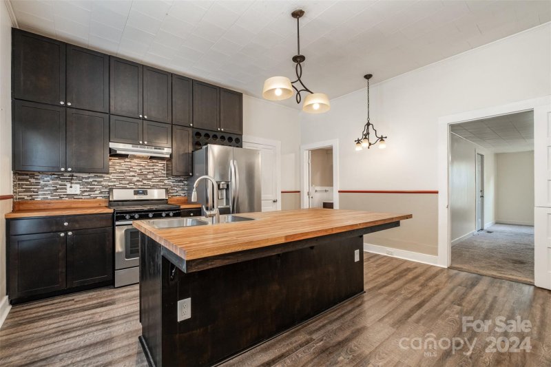 Property image 3 at 433 College Street, Mooresville, NC 28115