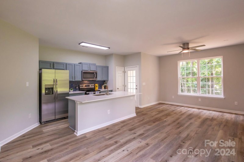 Property image 4 at 2124 Whispering Way, Charlotte, NC 28212