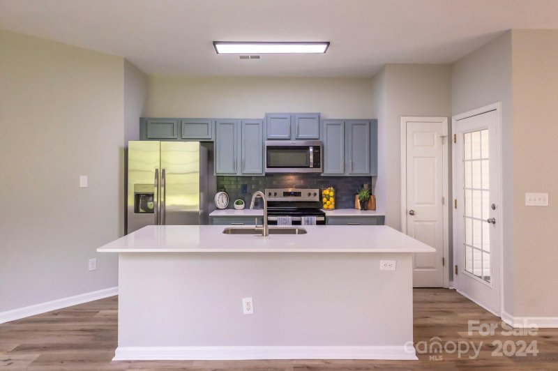 Property image 5 at 2124 Whispering Way, Charlotte, NC 28212