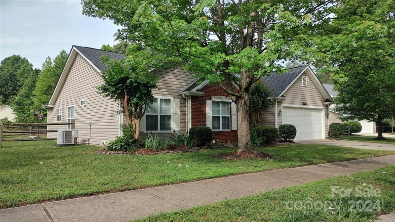 Property image 3 at 12155 Goff House Court, Charlotte, NC 28214