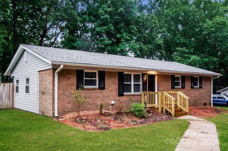 Property image 3 at 214 Forest Park Road, Matthews, NC 28104