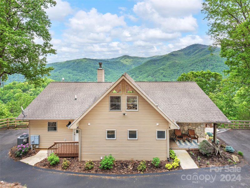 Property image 3 at 502 Grandview Cliff Heights, Maggie Valley, NC 28751