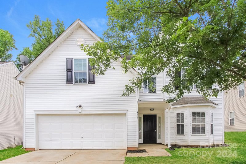 Property image 4 at 3810 Pauline Lane, Charlotte, NC 28216