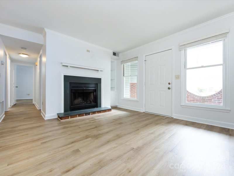 Property image 5 at 430 Queens Road, Charlotte, NC 28207