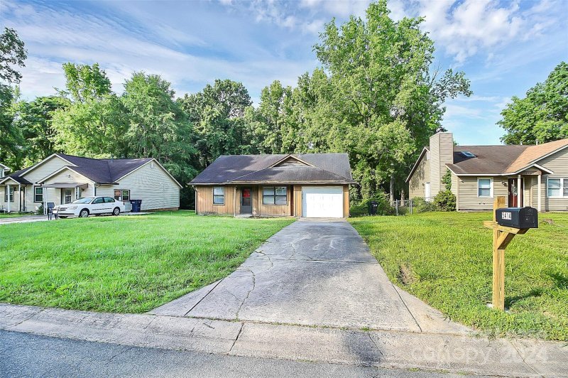 Property image 2 at 5414 Amado Street, Charlotte, NC 28215