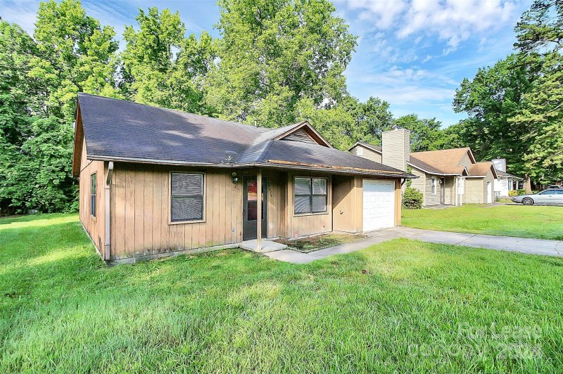 Property image 3 at 5414 Amado Street, Charlotte, NC 28215