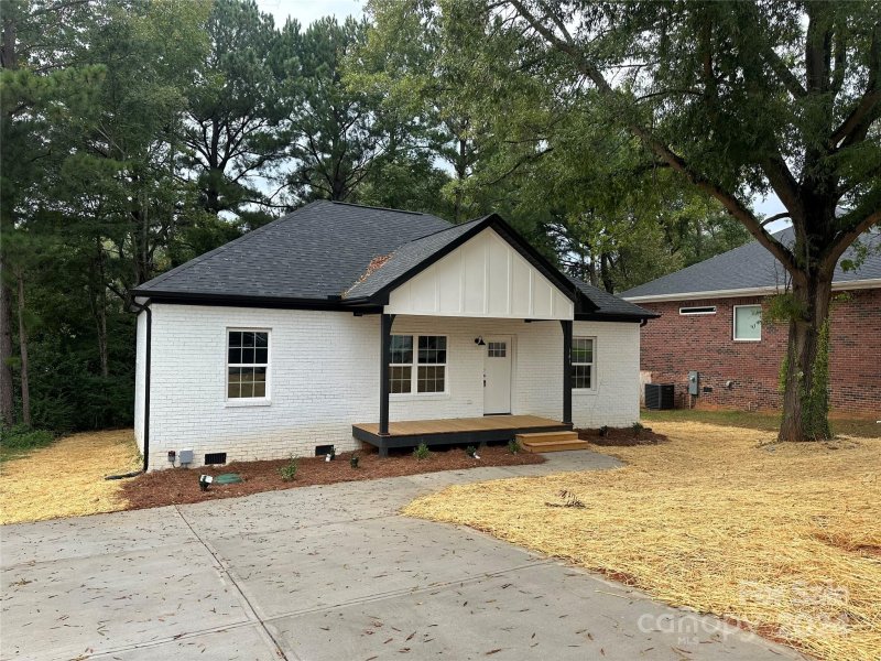 Property image 2 at 141 Ole Eastpointe Drive, York, SC 29745