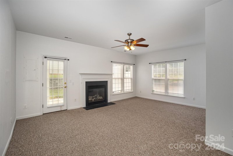 Property image 4 at 5356 Jocelyn Lane, Charlotte, NC 28269