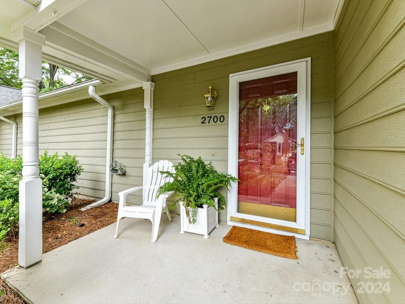 Property image 4 at 2700 Tiergarten Lane, Charlotte, NC 28210
