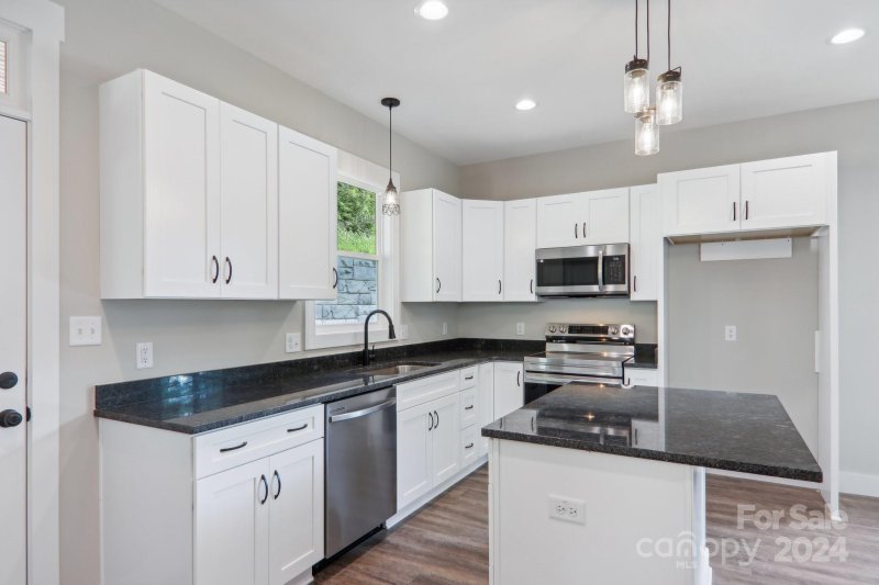 Property image 4 at 19 Escondido Drive, Asheville, NC 28806