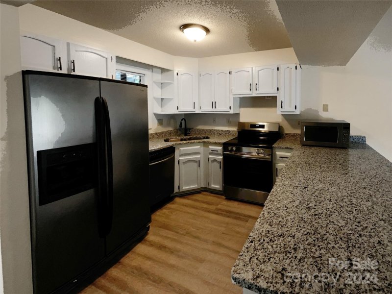 Property image 2 at 100 Willow Run Drive, Gastonia, NC 28056