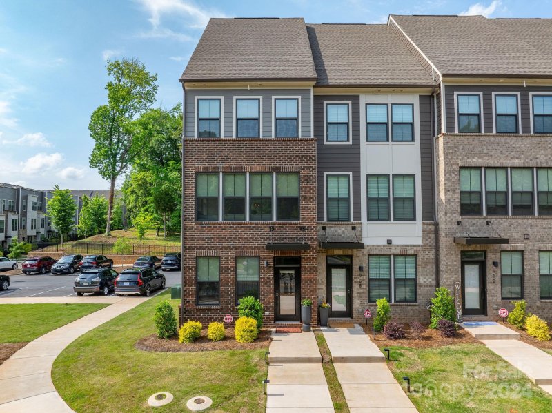 904 Broad River Lane