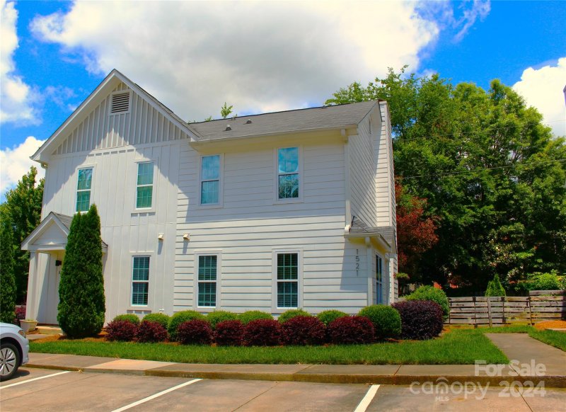 Property image 2 at 1521 Briar Creek Road, Charlotte, NC 28205