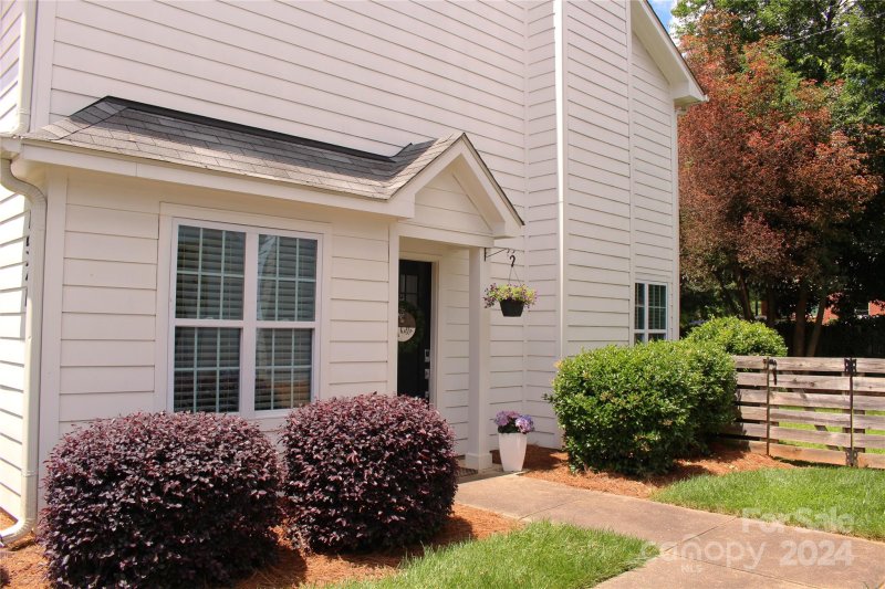 Property image 3 at 1521 Briar Creek Road, Charlotte, NC 28205