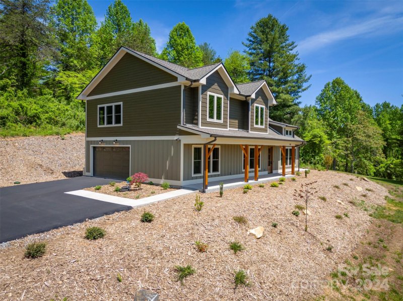 Property image 2 at 48 Spruce Hill Drive, Hendersonville, NC 28792