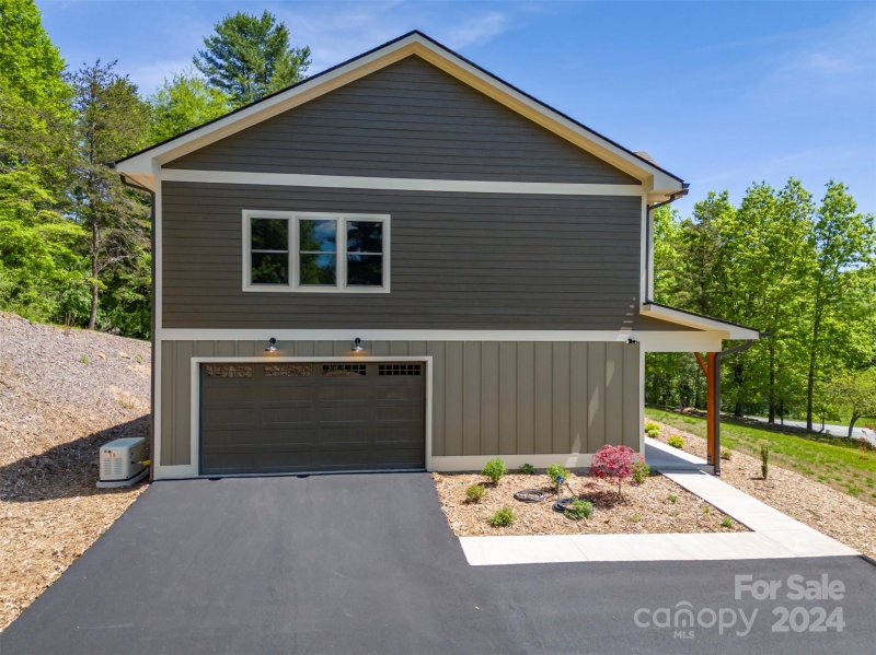 Property image 3 at 48 Spruce Hill Drive, Hendersonville, NC 28792