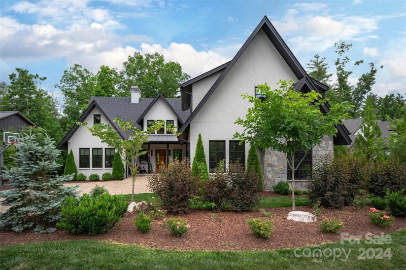 Property image 2 at 30 Hallett Court, Asheville, NC 28803