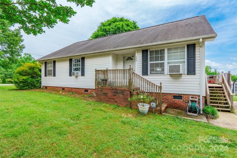 Property image 2 at 340 Old Hardin Road, Dallas, NC 28034