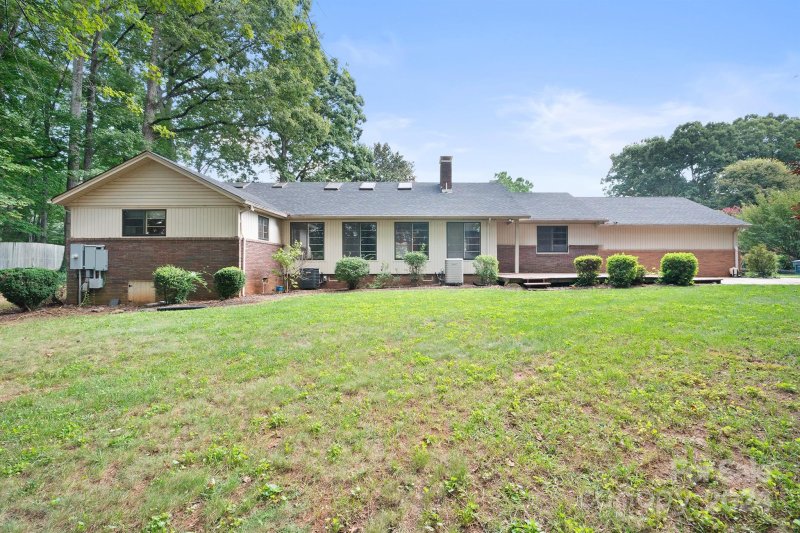 Property image 5 at 709 2nd Avenue, Conover, NC 28613