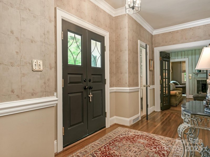 Property image 4 at 2343 Forest Drive, Charlotte, NC 28211