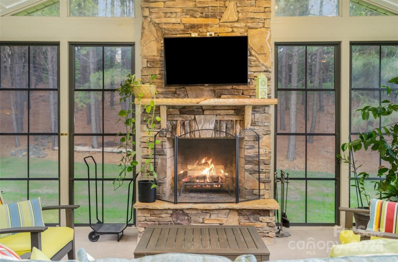 Property image 3 at 9052 Mossy Hill Lane, Fort Mill, SC 29707