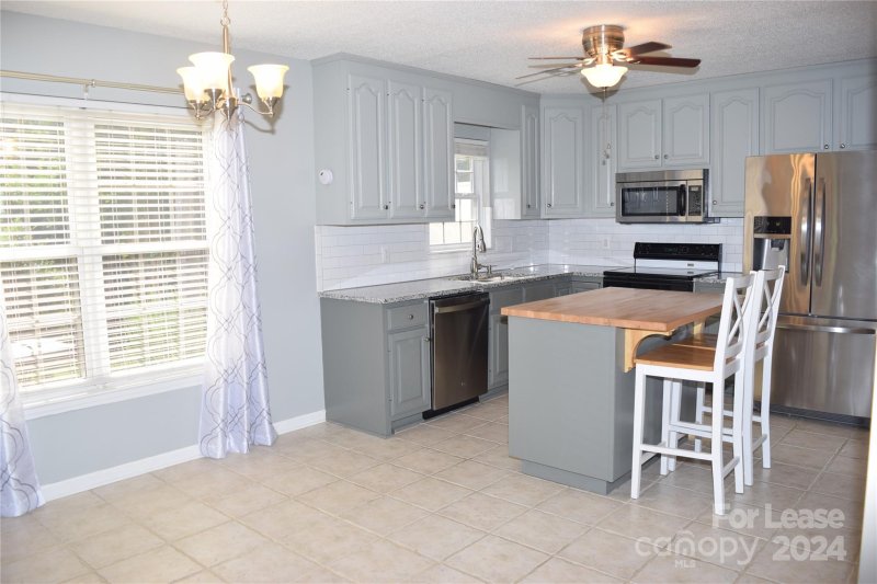 Property image 2 at 1543 16th Avenue, Hickory, NC 28601